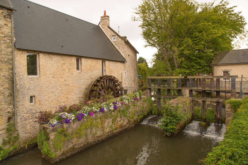 A water wheel in Bayeux, France.