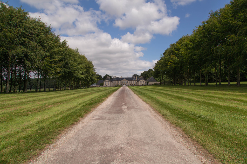 The road to the chateau. Quite dramatic.