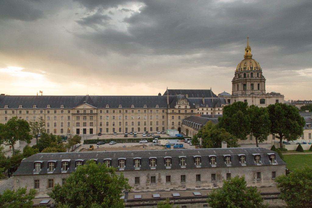 It's morning in Paris...